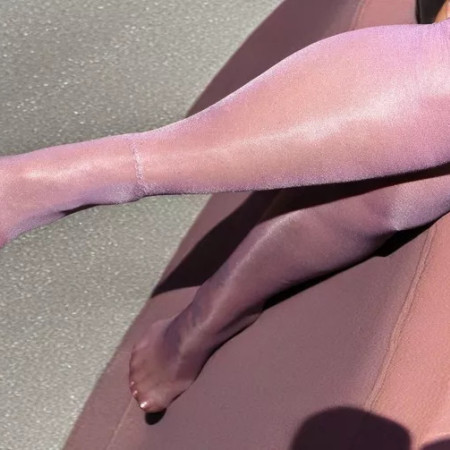 30den Sexy Straps Nylonstrümpfe Gr .S/M glänzend sehr seidig und ROBUST Lila