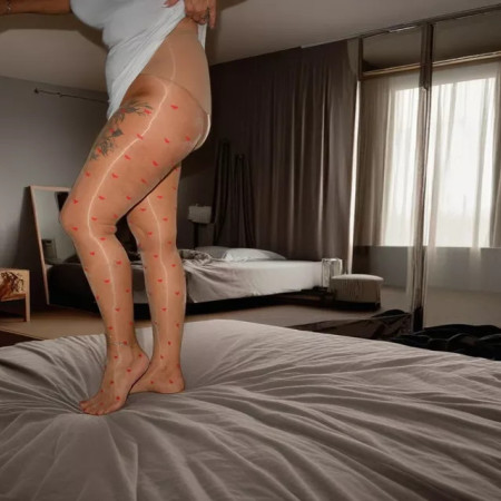 Seamless Strumpfhose Herz/rot Gr.: S/M 36-40 56,3% Nylon 43,7% glänzend